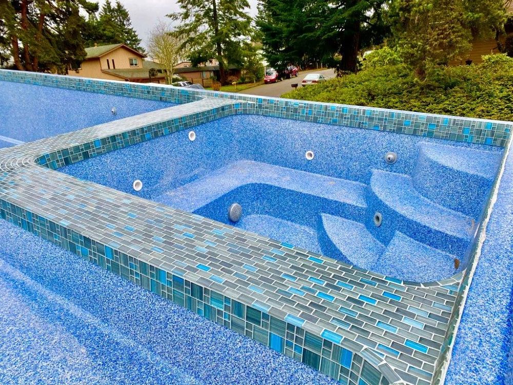 Latham Fiberglass Astoria | Crystite Classic Sapphire Blue inground pool